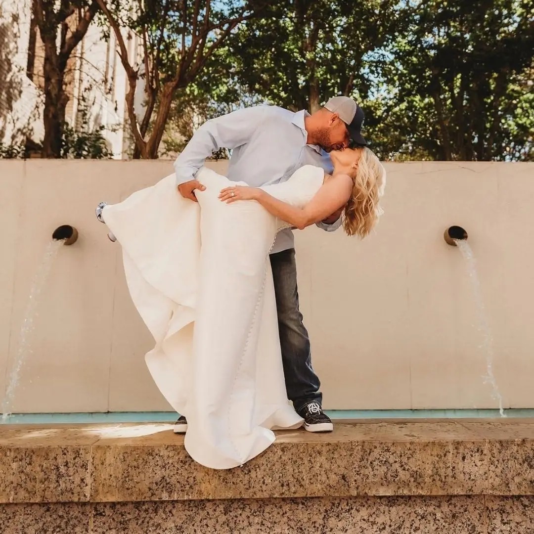 Shelbi and Phillip Verratti. Mobile Image